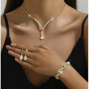 3 Piece Elegant Costume Jewelry Necklace,‎ Earrings, Bracelet Set NEW